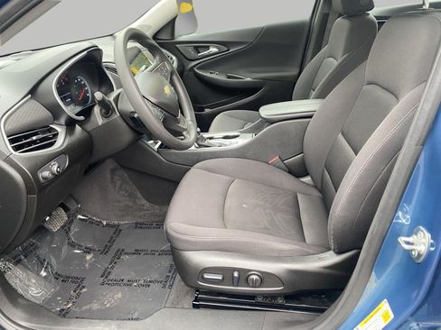 Used 2024 Chevrolet Malibu LT FWD image 2