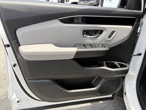 Used 2025 Honda Pilot EX-L image 26
