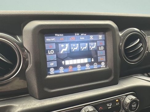 Used 2021 Jeep Wrangler Unlimited Sport AWD/4WD image 17