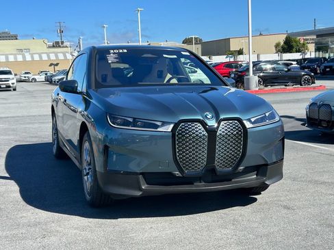 Used 2023 BMW iX xDrive50 AWD/4WD image 7