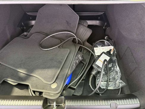 Used 2023 Mercedes-Benz EQE 500 4MATIC Sedan image 44