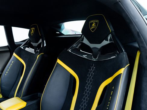 Used 2023 Lamborghini Huracan Tecnica RWD image 23