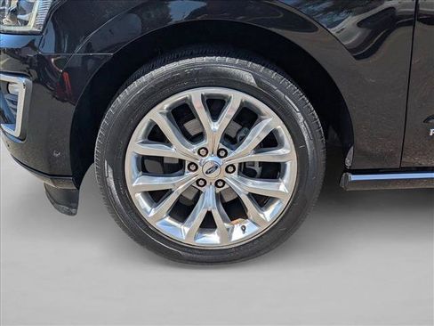 Used 2019 Ford Expedition Platinum RWD image 29