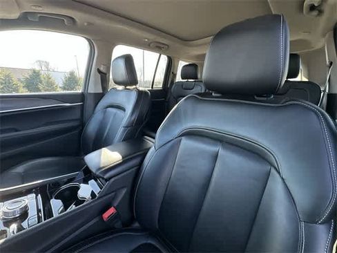 Used 2022 Jeep Grand Cherokee Limited 4xe image 17