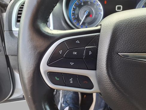 Used 2021 Chrysler 300 Touring L RWD image 13