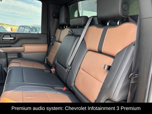 Used 2022 Chevrolet Silverado 2500 High Country w/ Technology Package AWD/4WD image 18