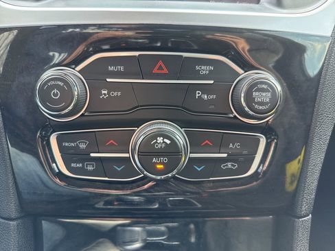 Used 2022 Chrysler 300 Touring L w/ Popular Equipment Group image 40