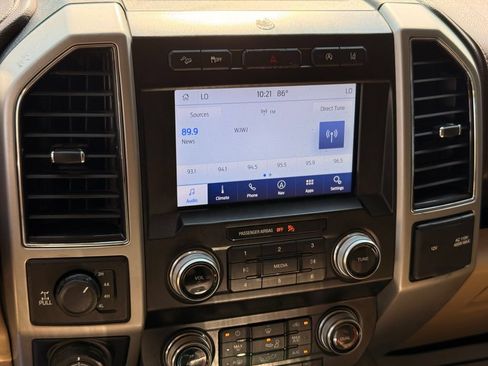 Used 2020 Ford F150 Lariat w/ Equipment Group 502A Luxury AWD/4WD image 17