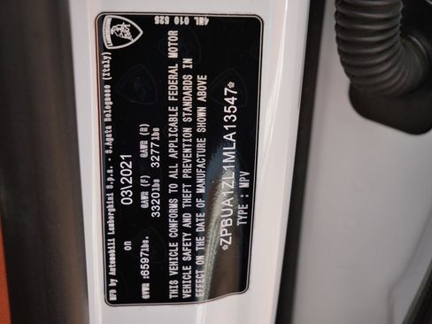 Used 2021 Lamborghini Urus image 26