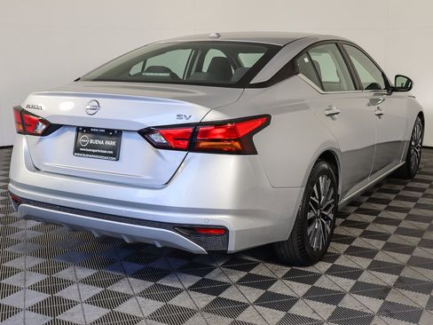 Used 2023 Nissan Altima 2.5 SV image 8