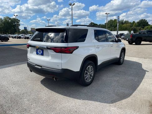 Used 2022 Chevrolet Traverse LT FWD image 6