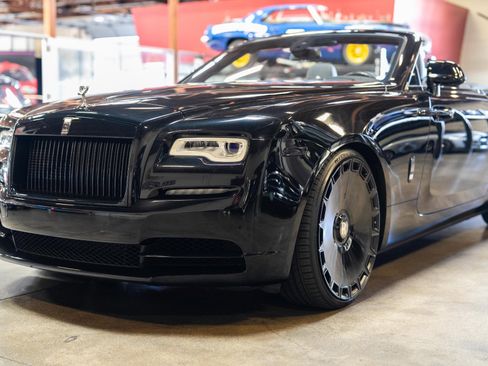 Used 2020 Rolls-Royce Dawn image 21