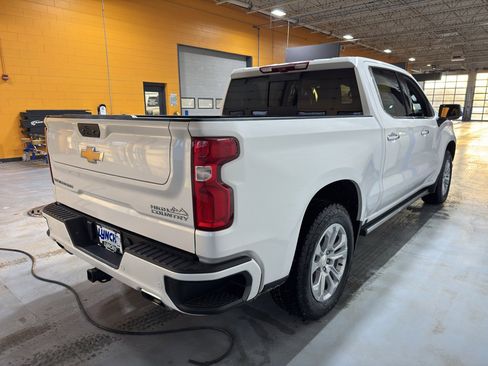 Certified 2022 Chevrolet Silverado 1500 High Country w/ Technology Package image 5