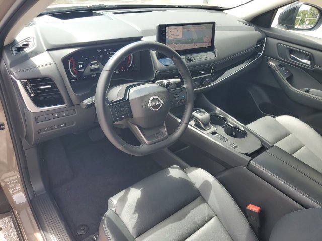 Certified 2025 Nissan Rogue SL w/ SL Premium Package FWD image 25