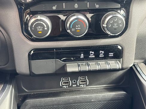 Used 2025 RAM 1500 Lone Star image 13