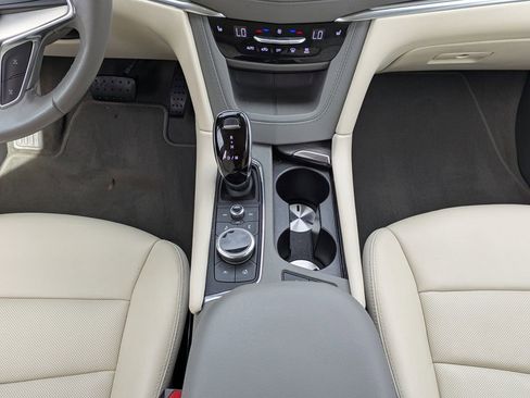 Used 2021 Cadillac XT5 Premium Luxury image 19