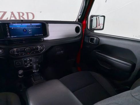 Used 2024 Jeep Gladiator Sport AWD/4WD image 26
