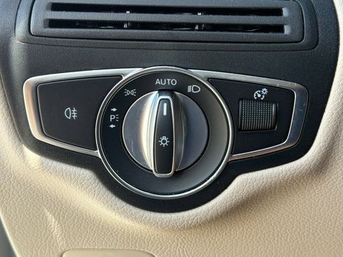 Used 2021 Mercedes-Benz GLC 300 image 33
