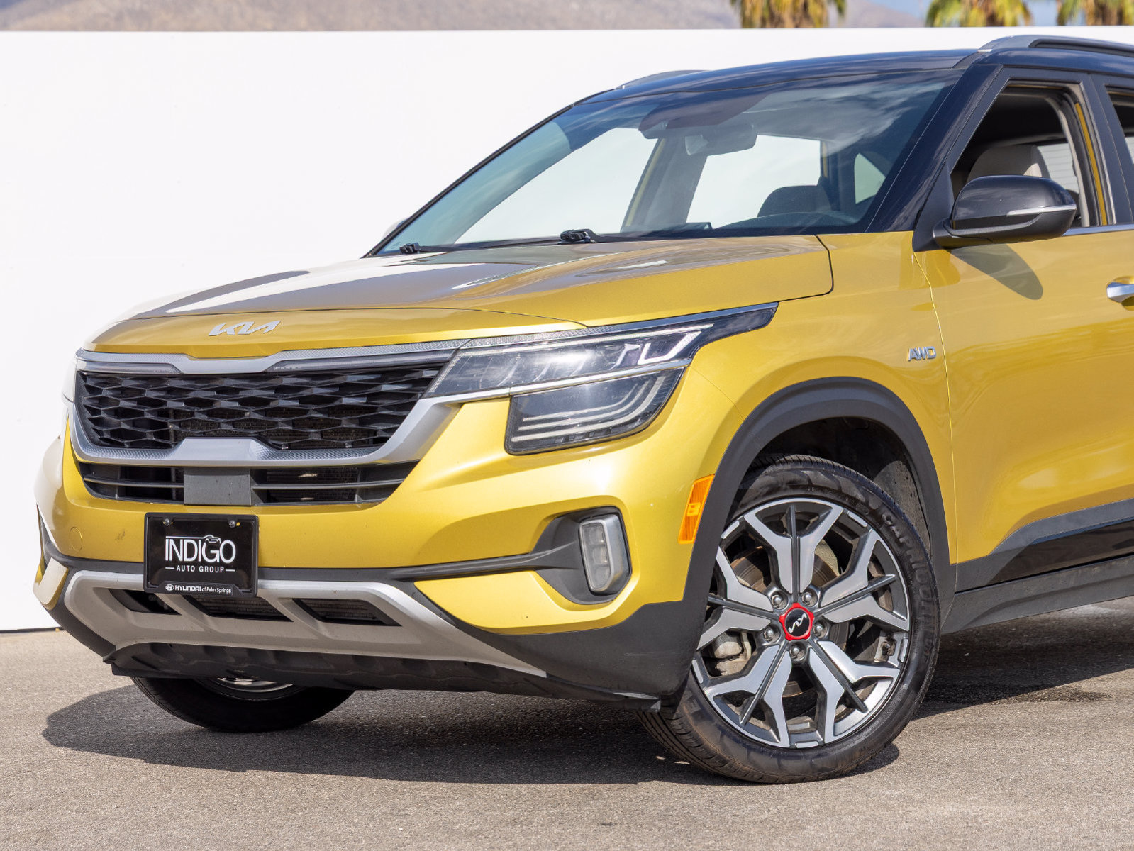 Used 2023 Kia Seltos SX AWD/4WD image 2
