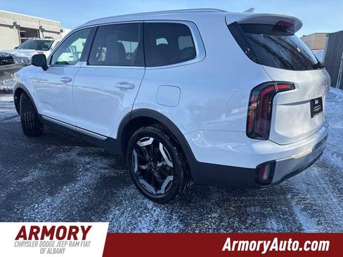 Used 2023 Kia Telluride EX w/ EX Captain's Chair Package image 6