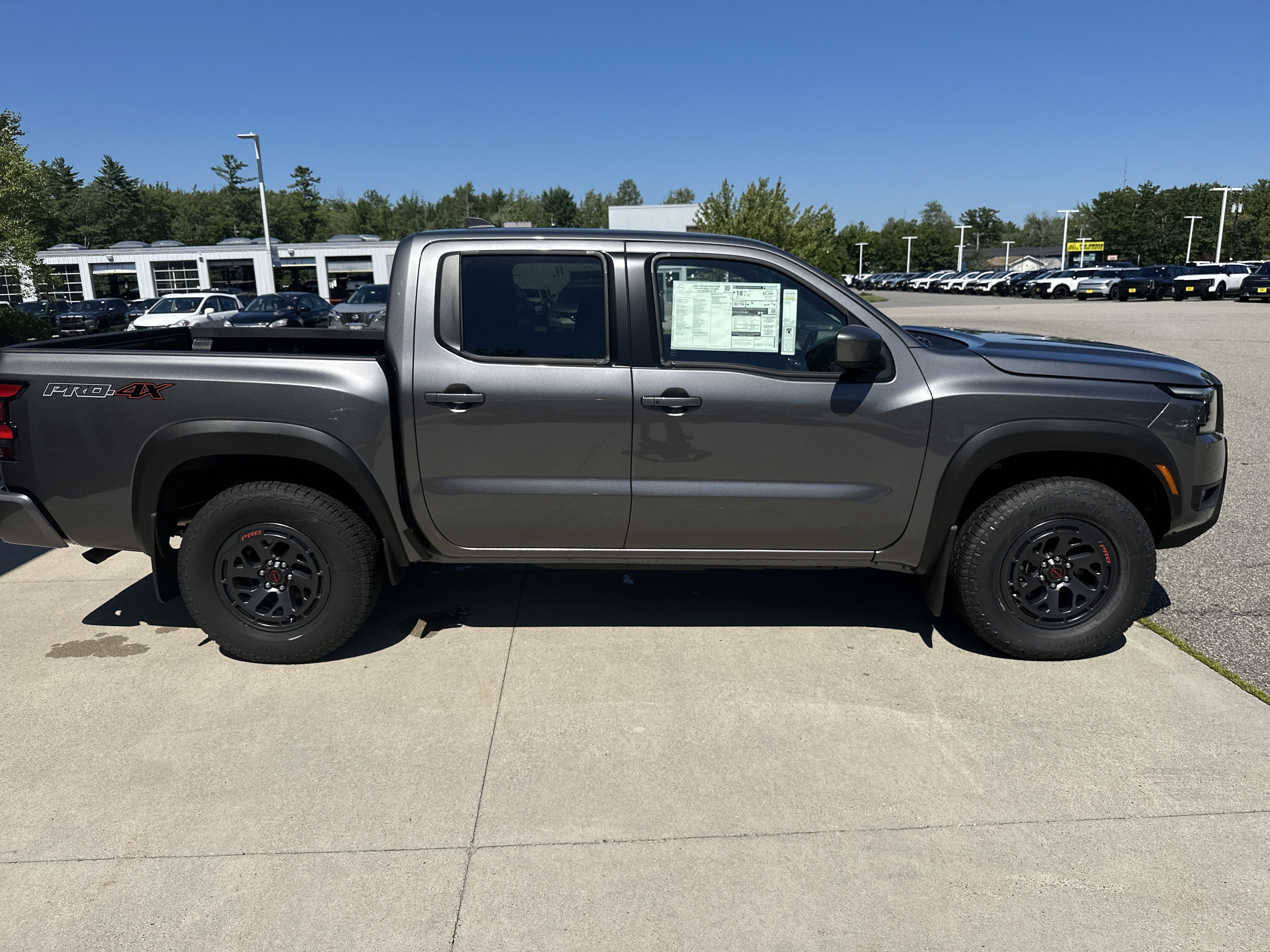 New 2026 Nissan Frontier PRO-4X w/ Tow Package AWD/4WD image 8