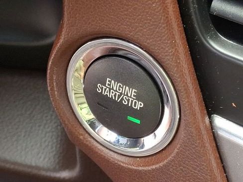 Used 2018 Chevrolet Suburban Premier AWD/4WD image 25
