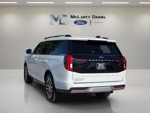 Used 2025 Ford Expedition Platinum AWD/4WD image 4