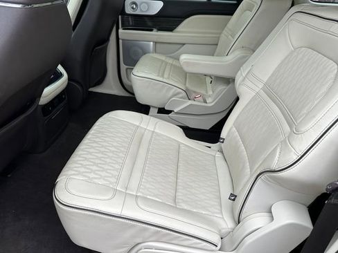Used 2022 Lincoln Navigator L Black Label image 17