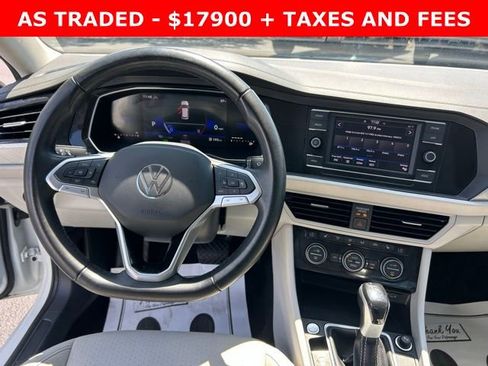 Used 2023 Volkswagen Jetta SE FWD image 17