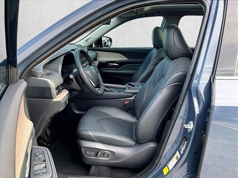 Used 2026 Toyota Grand Highlander AWD image 27