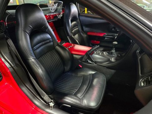 Used 2002 Chevrolet Corvette Convertible w/ Preferred Equipment Group2 image 8