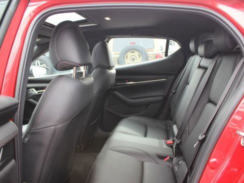 Used 2022 MAZDA MAZDA3 s image 22
