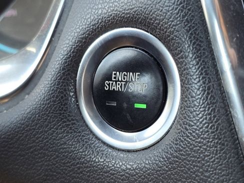 Used 2023 Chevrolet Traverse LT image 27