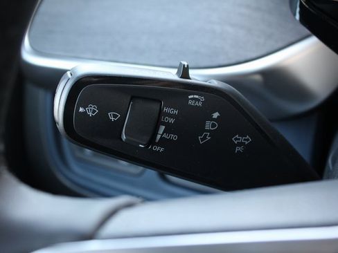 New 2025 Volkswagen ID. Buzz Pro S image 9