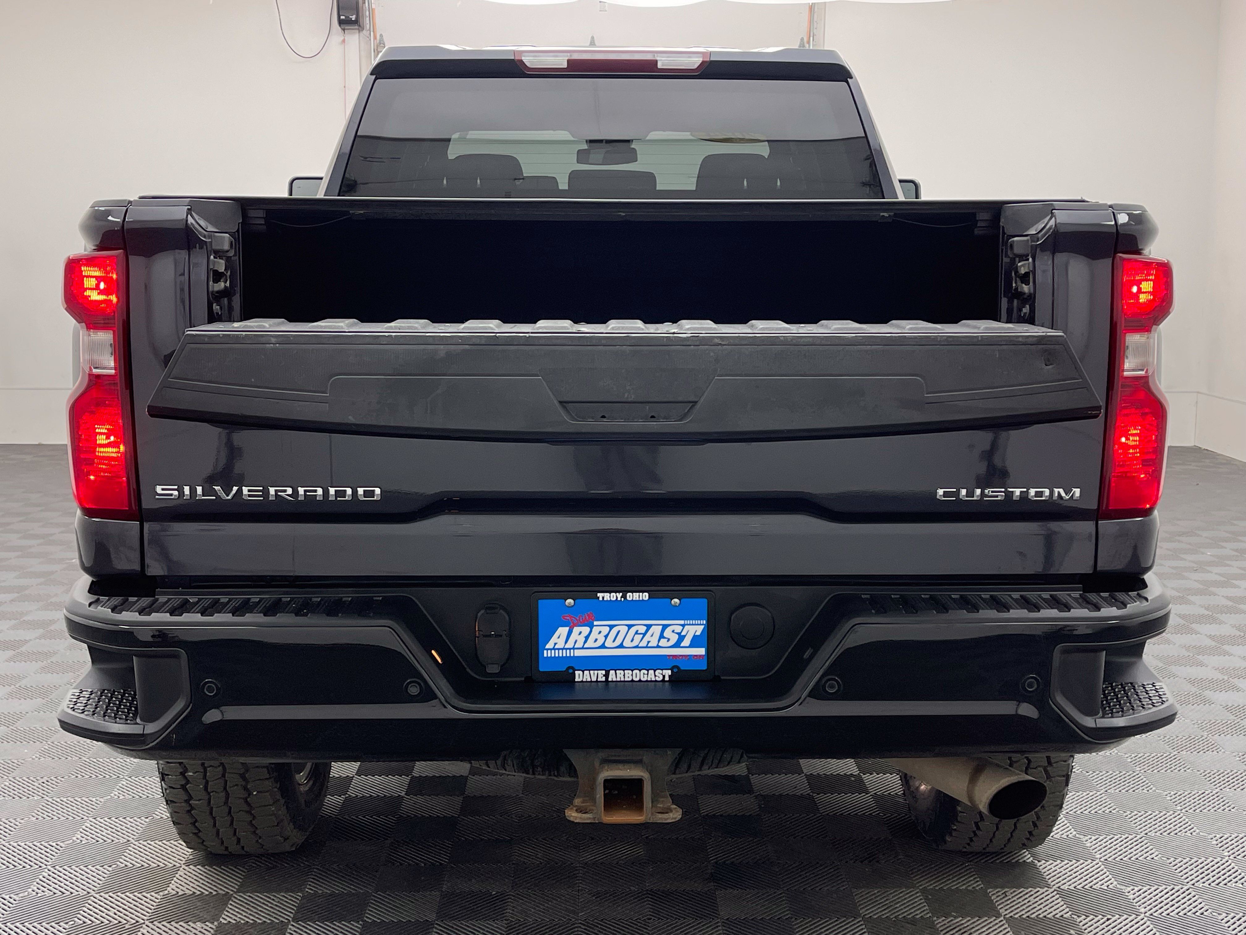 Used 2024 Chevrolet Silverado 2500 Custom w/ Custom Value Package AWD/4WD image 8