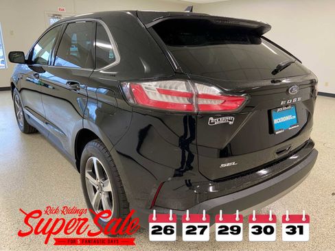 Used 2024 Ford Edge SEL w/ Convenience Package image 9