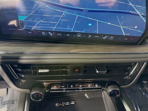 New 2025 Chevrolet Suburban Premier image 16