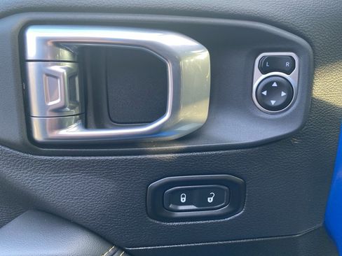 Used 2024 Jeep Wrangler Unlimited Rubicon 392 image 29