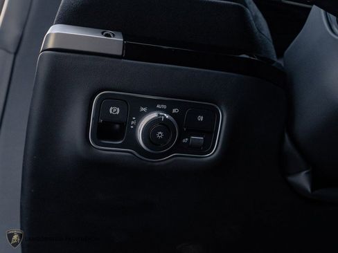 Used 2025 Aston Martin V8 Vantage Coupe image 26