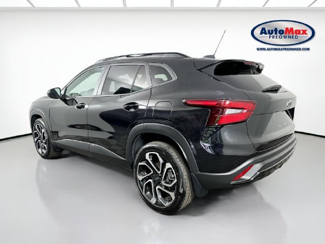 Used 2025 Chevrolet Trax RS w/ Sunroof Package FWD image 6