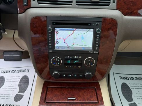 Used 2013 Chevrolet Tahoe LTZ AWD/4WD image 17