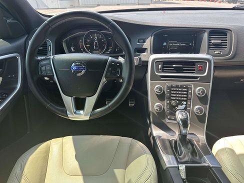 Used 2016 Volvo S60 T5 Premier FWD image 10