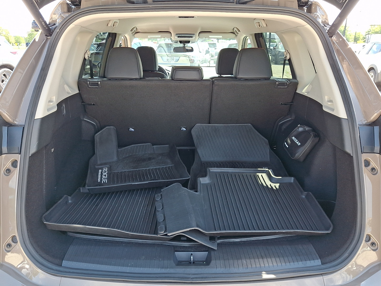 Certified 2025 Nissan Rogue SV AWD/4WD image 29