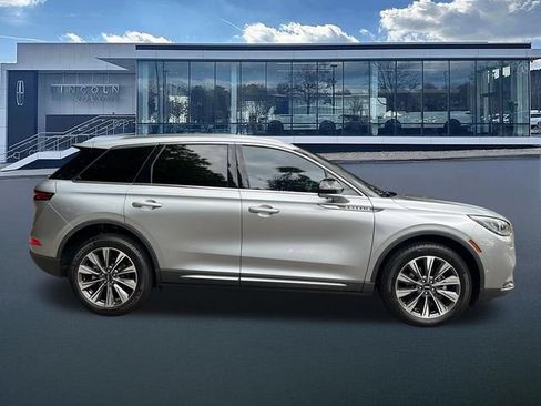 Used 2022 Lincoln Corsair Reserve w/ Equipment Group 201A FWD image 10