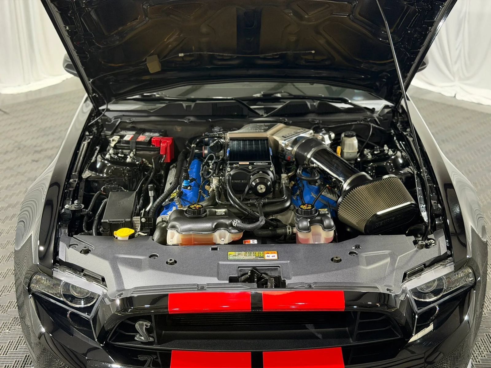 Used 2013 Ford Mustang Shelby GT500 w/ Electronics Pkg RWD image 10