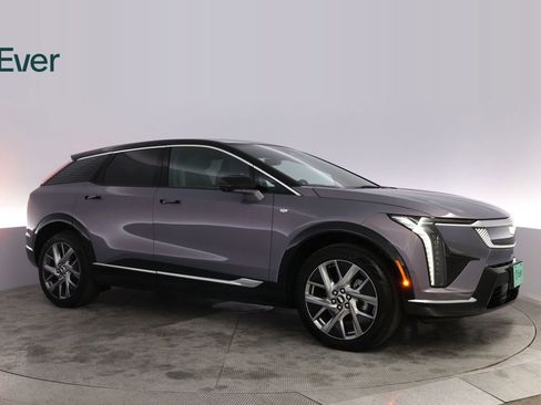 Used 2025 Cadillac Optiq Luxury 1 AWD/4WD image 14