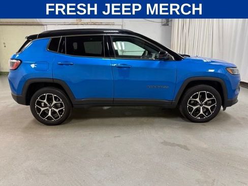 Used 2025 Jeep Compass Limited AWD/4WD image 3