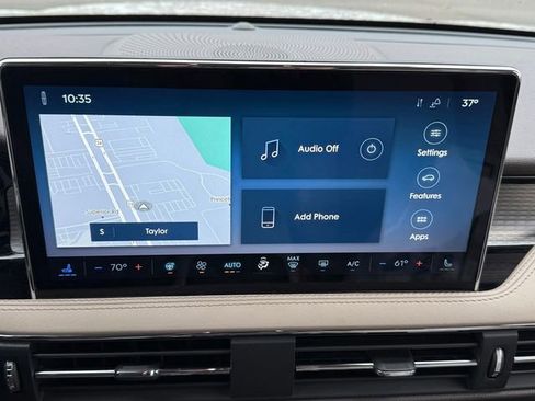 Used 2023 Lincoln Corsair AWD w/ Equipment Group 101A image 9