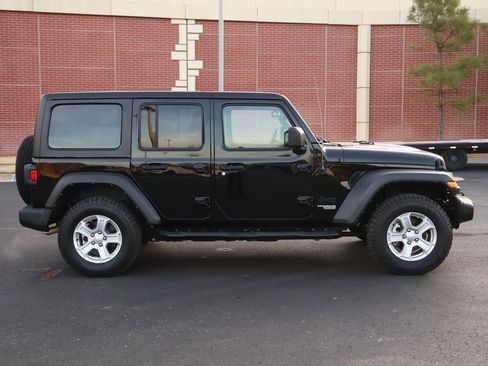 Used 2021 Jeep Wrangler Unlimited Sport S image 29