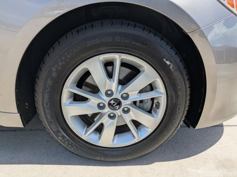 Used 2018 Kia Optima LX w/ Convenience Package FWD image 9